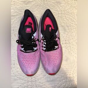 Women’s Pink Nike Zoom Pegasus 35 - Size 9